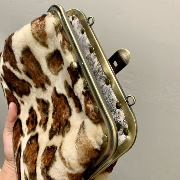 Leopard Print Handmade Real Shearling Leather Chic Metal Frame Push Lock Purse - Picture 13 of 16